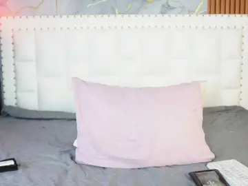 Indiancutiie  live sex cam