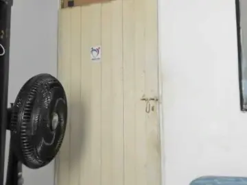Laravelaa  live sex cam