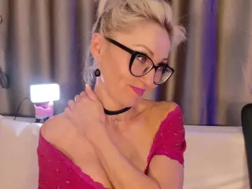 Milforja  live sex cam