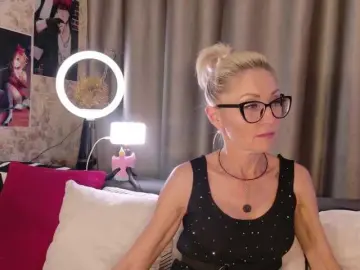 Milforja  live sex cam