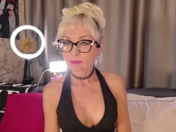 Milforja  live sex cam
