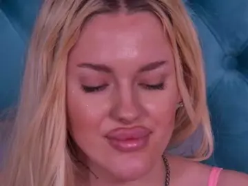 NadineBonita  live sex cam