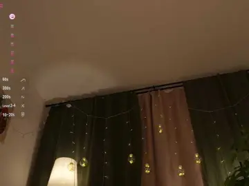 Persona-Kim  live sex cam