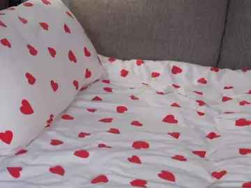 Persona-Kim  live sex cam