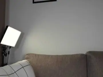 Persona-Kim  live sex cam