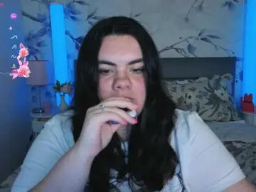 Ukr-Lena  live sex cam