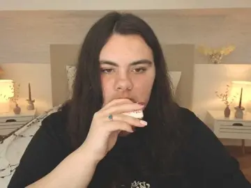 Ukr-Lena  live sex cam