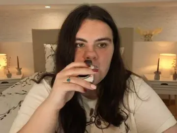 Ukr-Lena  live sex cam