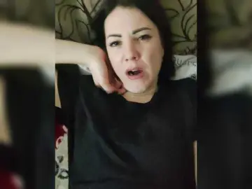 Yanina2  live sex cam