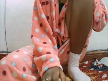 Elisa571  live sex cam
