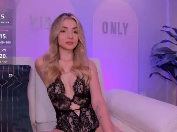 StacyWoods  live sex cam