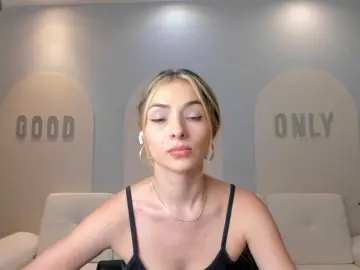 StacyWoods  live sex cam