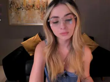 StacyWoods  live sex cam