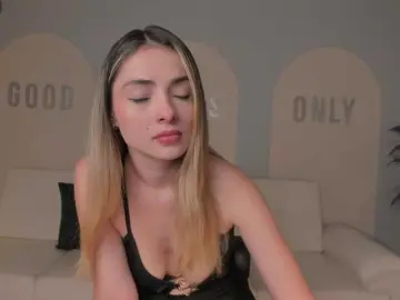 StacyWoods  live sex cam