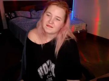 Plushydevil  live sex cam