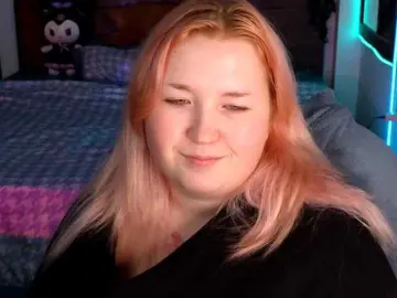 Plushydevil  live sex cam