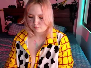 Plushydevil  live sex cam