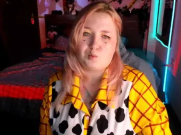 Plushydevil  live sex cam