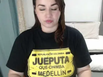 Naturalmoommy  live sex cam