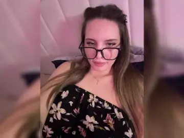 CrisKissa  live sex cam