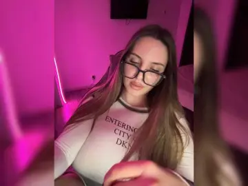 CrisKissa  live sex cam
