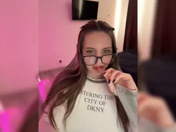 CrisKissa  live sex cam