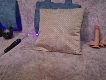 Blackcat142  live sex cam
