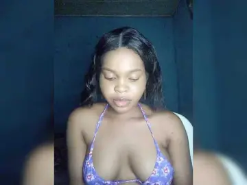 Curvy-Queen12  live sex cam