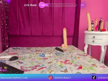 Mitzukywinteer  live sex cam