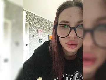 Nevinovnaya69  live sex cam