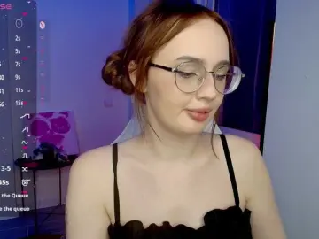 AdeLuna  live sex cam