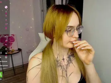 AdeLuna  live sex cam