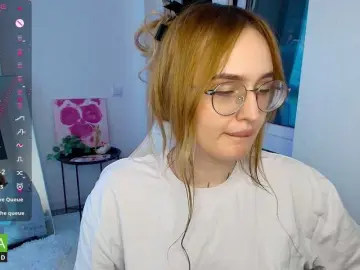 AdeLuna  live sex cam