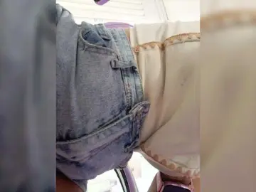 BellaSaint  live sex cam