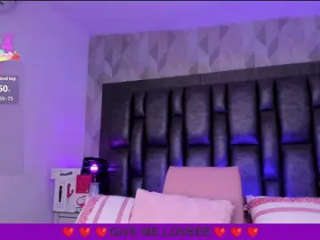 BellaSaint  live sex cam