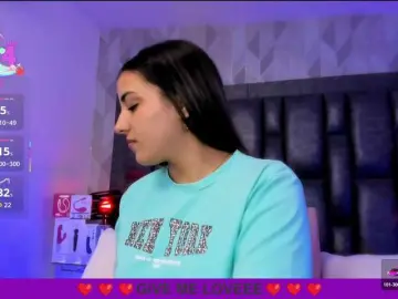 BellaSaint  live sex cam