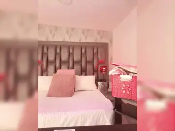 BellaSaint  live sex cam