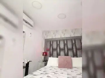 BellaSaint  live sex cam