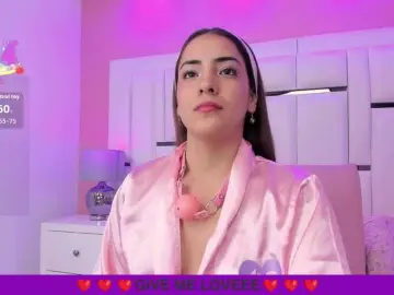 BellaSaint  live sex cam