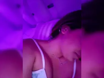 BellaSaint  live sex cam