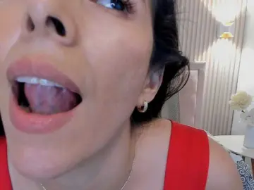Christinee  live sex cam