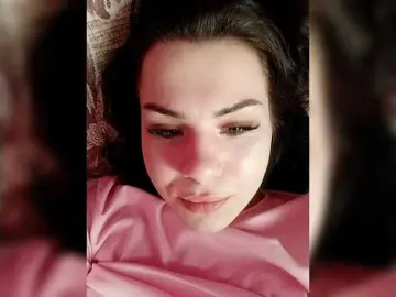 Lilmommy  live sex cam