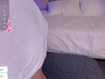 -Giia  live sex cam