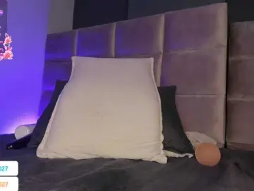 -Giia  live sex cam