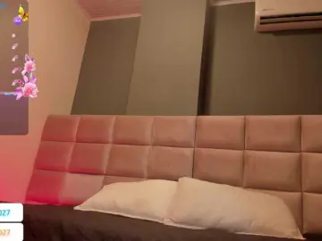 -Giia  live sex cam
