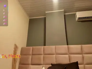 -Giia  live sex cam