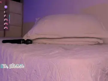 -Giia  live sex cam
