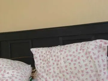 Kinky-1  live sex cam