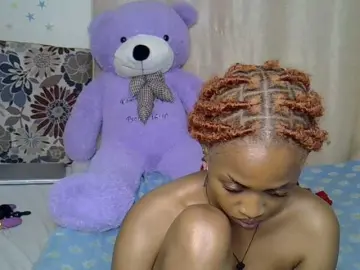 PetiteCaramel  live sex cam