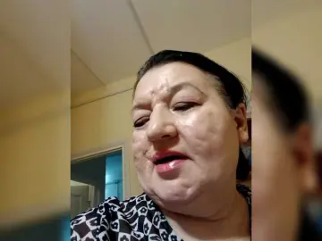 SVETIKBOMBOCHKA  live sex cam